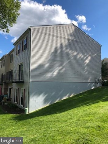 6496 Fenestra Ct, Springfield VA  22015-3549 exterior
