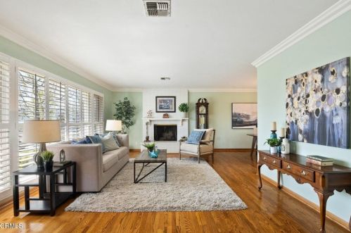 2347 Caracas St, Glendale CA  91214-3004 exterior