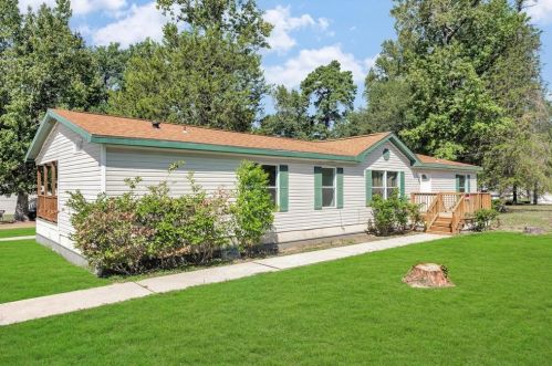 100 Samantha Ln, Huntsville, TX 77340-6549