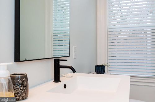 554 Spruce St, Lancaster PA  17603-3353 exterior