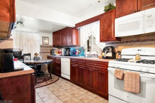 290 19th St, Paterson NJ 07501-2403 exterior