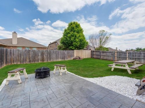 8632 Running River Ln, Fort Worth TX  76131-3380 exterior