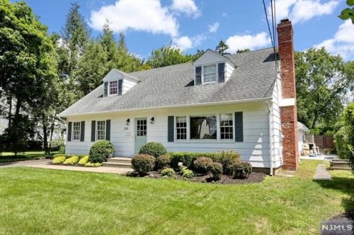315 Pleasant Ave, Ridgewood, NJ 07450-2836
