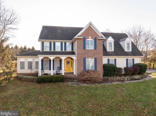 874 Pheasant Hill Rd, Summit Point WV  25446-3634 exterior