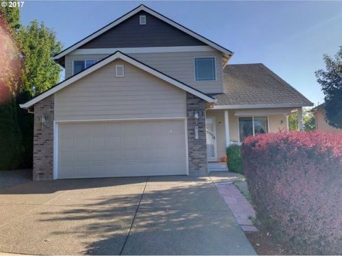 951 View Crest Dr, Dundee, OR 97115-9564