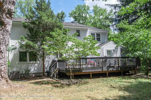 21 Hampton Dr, East Freehold, NJ 07728-2757