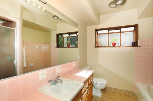 341 Cumberland Rd, Glendale CA  91202-1256 exterior