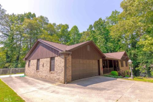 160 Country Roads Cir, Stockbridge, GA 30281-1338