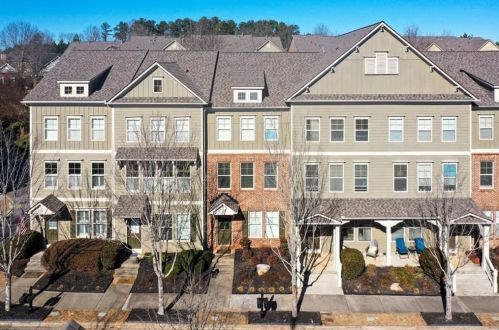 521 Grove Field Ct, Suwanee, GA 30024-6755