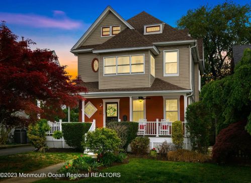 35 Leroy Pl, Tinton Falls, NJ 07701-1711