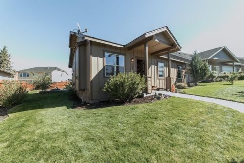 63802 Stanley Way, Bend OR  97701-3401 exterior