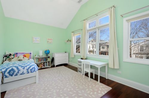 2021 Berteau Ave, Chicago, IL 60618-3017