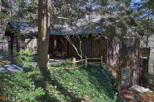 131 Blowing Wind Ln, Clayton, GA 30525-5957