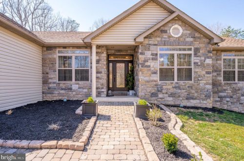 487 Vixen Ln, Gerrardstown WV  25420-4459 exterior