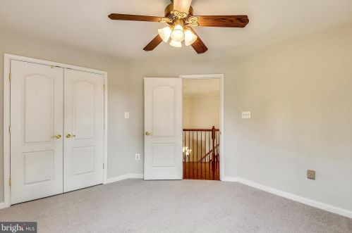 7112 Ayers Meadow Ln, Springfield VA  22150-4915 exterior