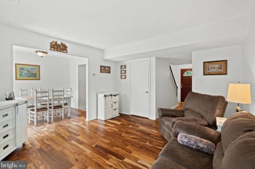 5454 Lighthouse Ln, Springfield VA  22015-1934 exterior