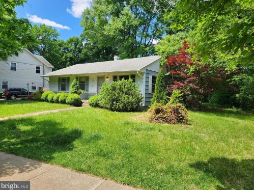 144 Spring St, Falls Church, VA 22046-3122