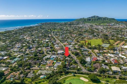 4777 Farmers Rd, Honolulu HI  96816-5444 exterior