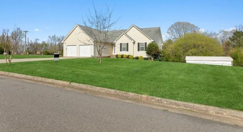 7305 Pea Ridge Pl, Gainesville, GA 30506-7067