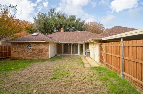 3122 Regency, Carrollton TX 75007-2720 exterior