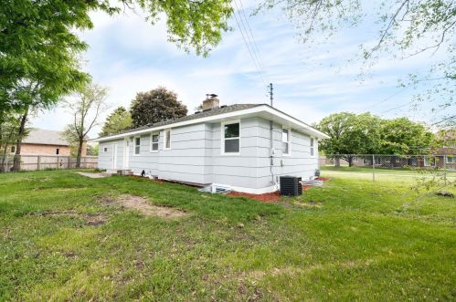 6214 Lilac Dr, Minneapolis MN  55430-2248 exterior