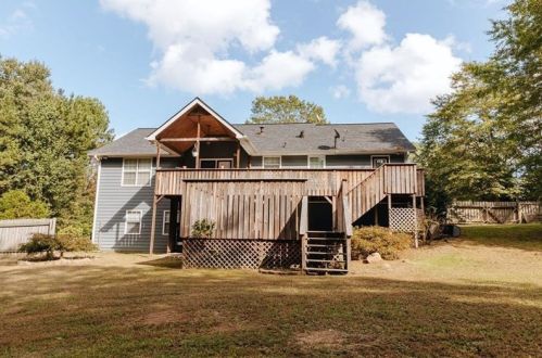 1565 Hwy 138, Stockbridge GA 30281-2812 exterior