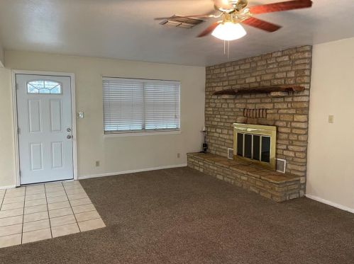 1715 Doyle St, Granbury TX  76048-2379 exterior