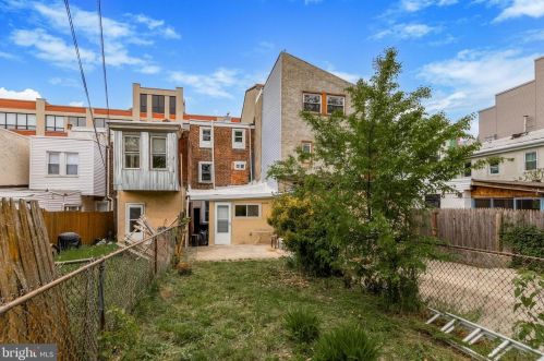 1615 Eyre St, Philadelphia, PA 19125-2703