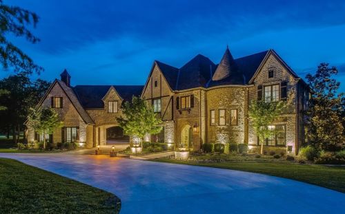 8900 Baltusrol Dr, Lewisville, TX 75022-6523