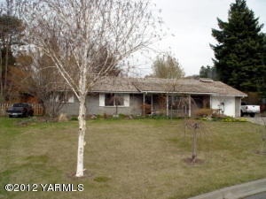 4209 Barge St, Yakima, WA 98908-3239