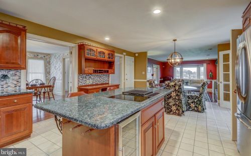 2045 Rockvale Rd, Lancaster PA  17602-1405 exterior