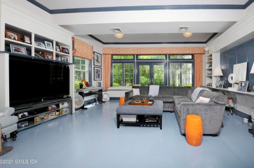 41 Baldwin Farms, Greenwich CT  06831-3306 exterior