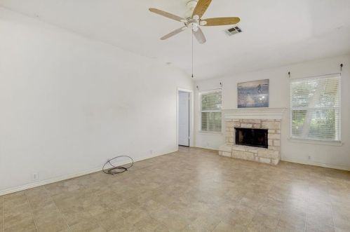 2208 Coats Cir, Austin TX  78748-3403 exterior