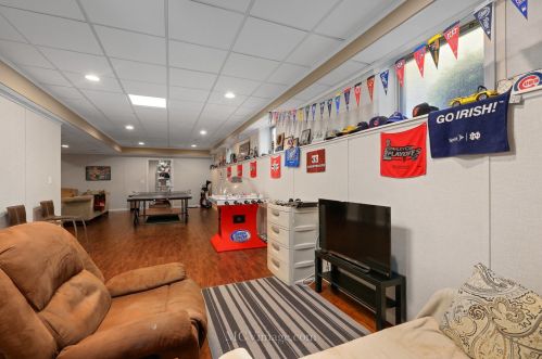 1003 Walter St, Lemont IL  60439-3920 exterior