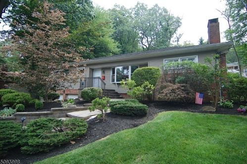 420 Timber Dr, Berkeley Heights, NJ 07922-1760
