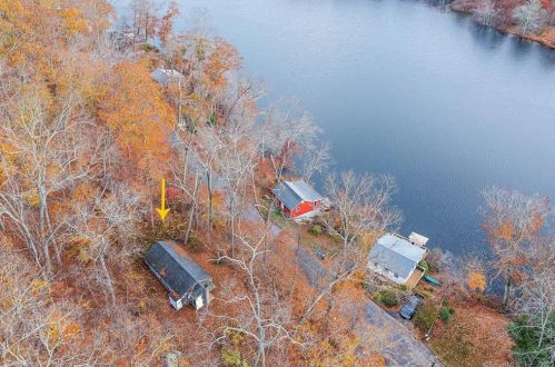 45 Long Pond Rd, Gales Ferry, CT 06339-1477
