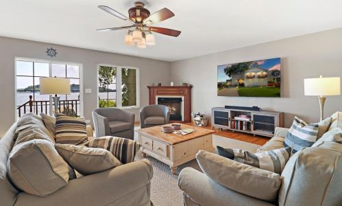 27771 Lake Shore Dr, Spring Grove IL  60081-9118 exterior