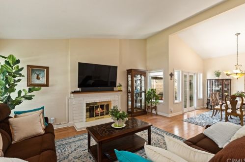 5 Fulton, Irvine CA  92620-3349 exterior