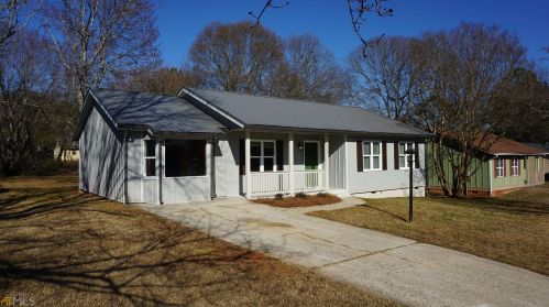 3260 Creekwood Dr, Rex GA  30273-2121 exterior