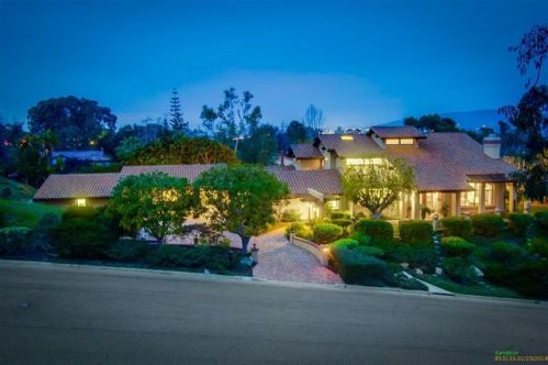 2162 Mountain Vista Dr, Encinitas, CA 92024-3140