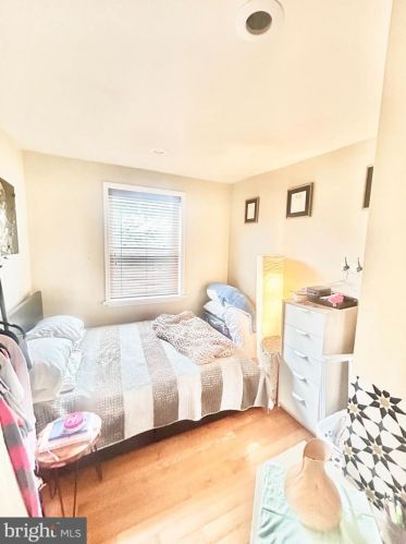 1710 Girard Ave, Philadelphia, PA 19130-1514