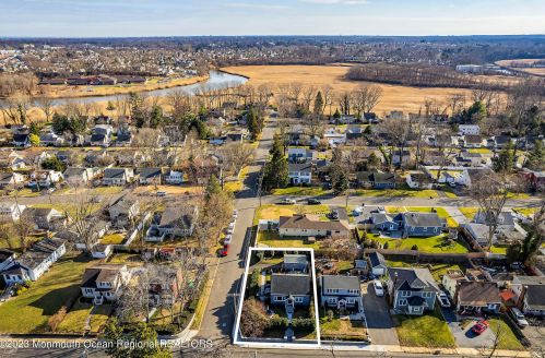 605 Front St, Tinton Falls NJ  07701-5515 exterior