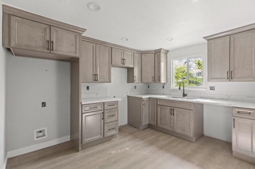 1842 Clover Ln, Stockton, CA 95206-3543