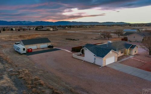 381 Conquistador Ave, Pueblo CO 81007-3650 exterior