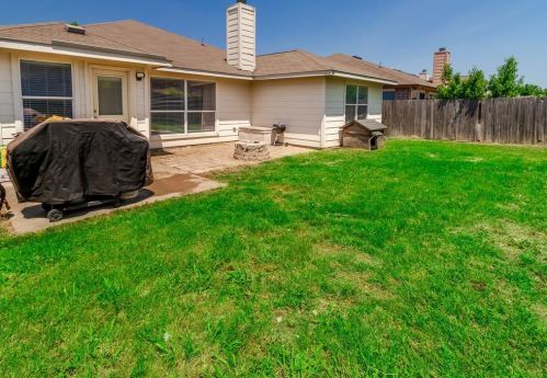 1821 Fairbanks Dr, Princeton TX 75407-2692 exterior