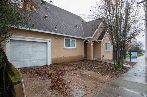 1346 Scenic Dr, Modesto, CA 95355-4902
