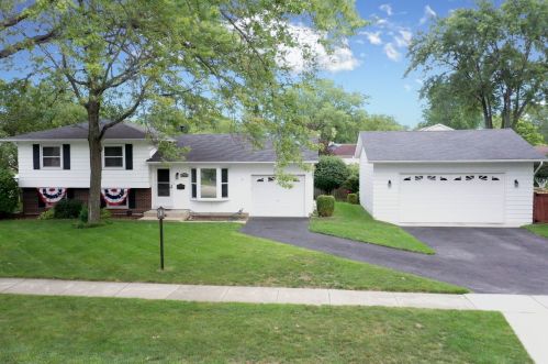 1023 Goldengate Ln, Palatine, IL 60067-3439