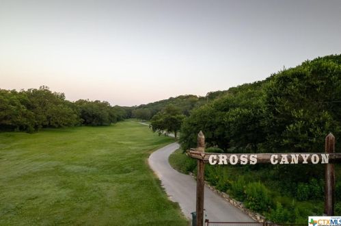 4170 Elm Grove Rd, Morgans Point, TX 76513-7898