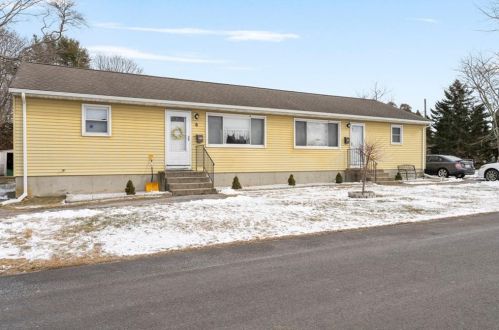 8 A St, Westerly, RI 02891-2837