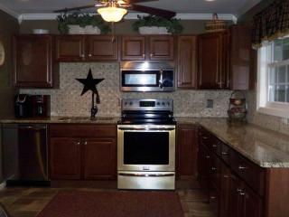 26 Tallahatchie Dr, Wantage, NJ 07461-4214